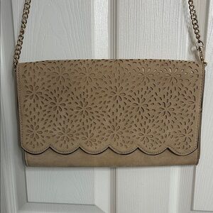 Also Elegant Tan Floral Cutout Women's Bag Chain Strap Envelope Sleek